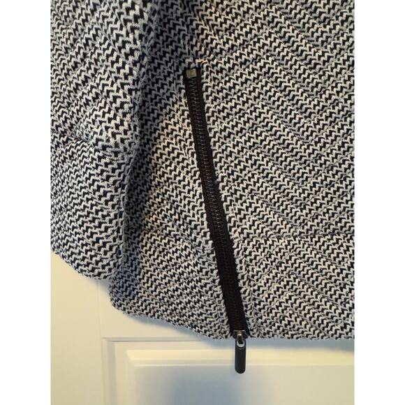 GapFit Quilted Funnel Neck Side Zip Pullover - Picture 9 of 9